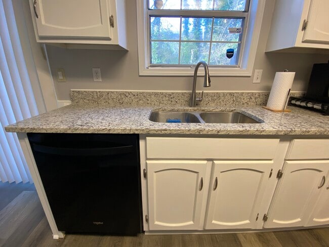 Photo - 5743 Wells Cir