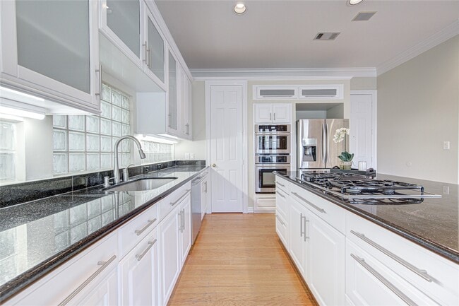 Photo - 2124 Nantucket Dr