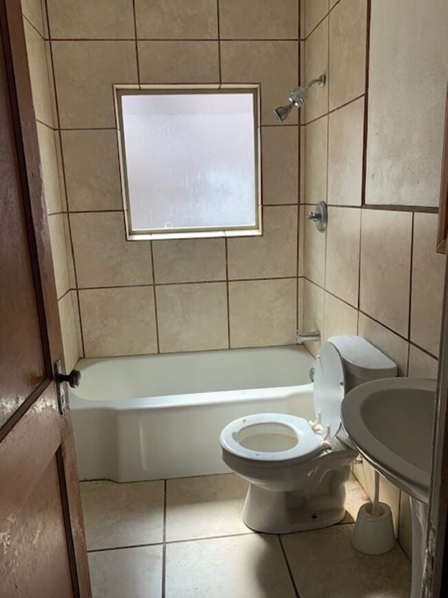 Photo - 1101 W University Dr