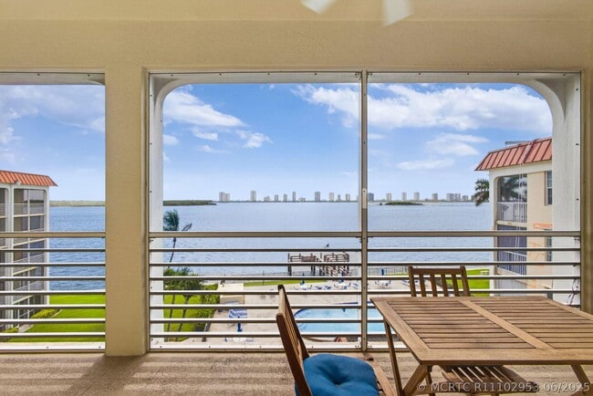 Building Photo - 105 Paradise Harbour Blvd Unit 501