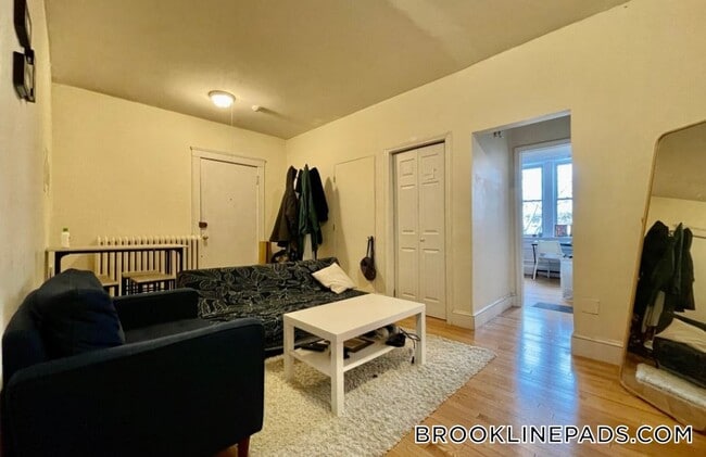 Photo - 62 Egmont St Unit 4