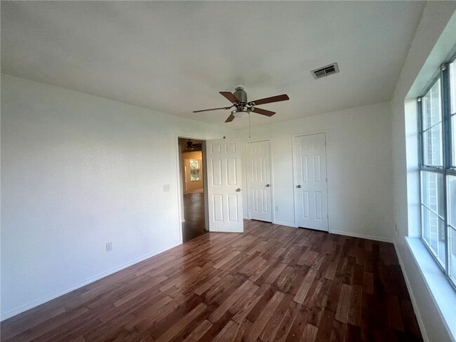 Photo - 531 Walker St