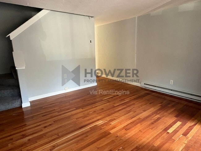 Photo - 10 Pine Grove Ave