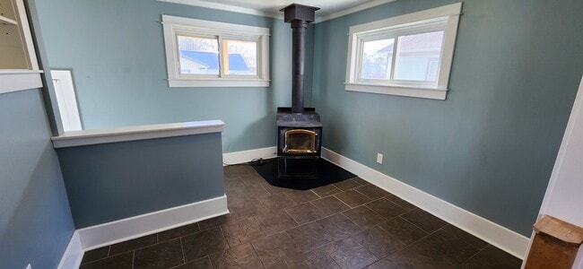 Photo - 207 First Ave E