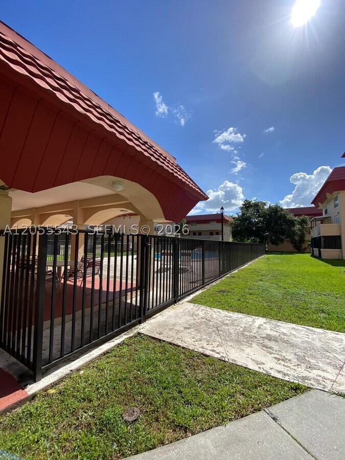 Photo - 10901 N Kendall Dr Unit 210