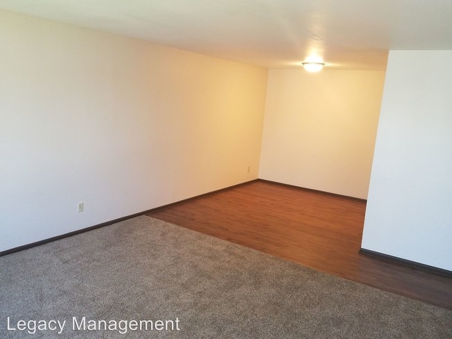 Crestwood Apartments