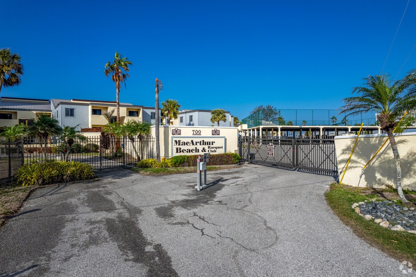 Entrada - MacArthur Beach Tower
