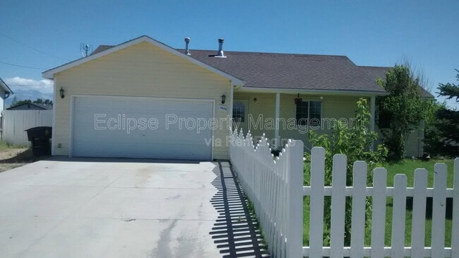 Photo - 1840 Edison Ave