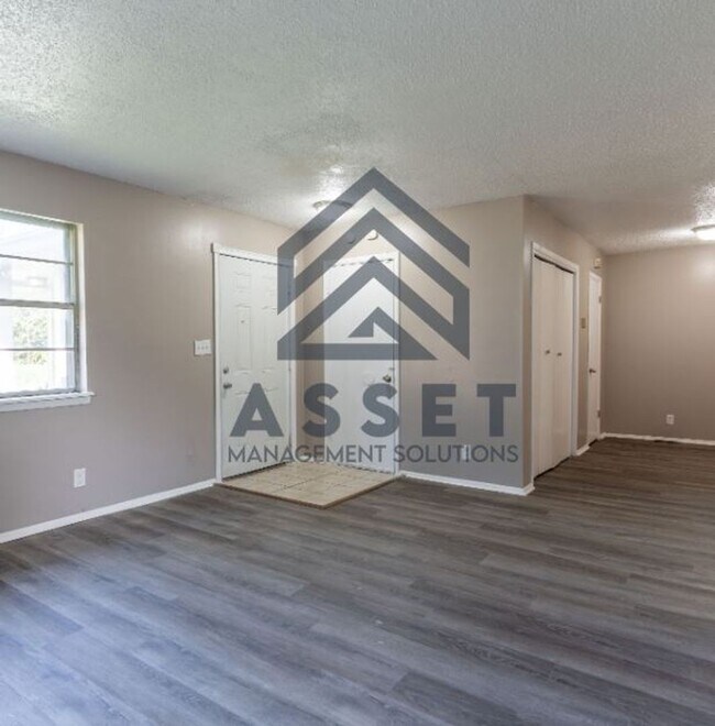 Photo - Tulsa Duplex Unit 6309 S Owasso Ave