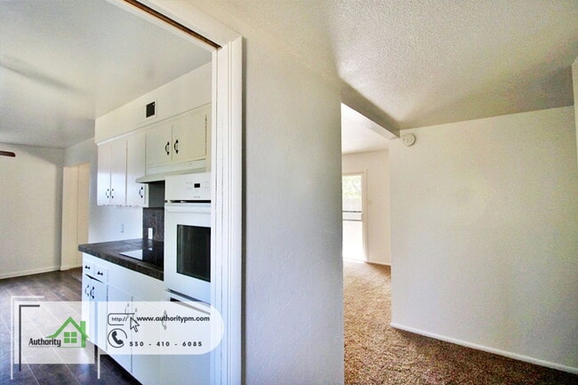 Photo - 6482 Leonard Dr