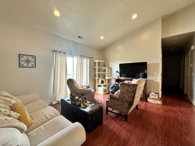 Building Photo - 193 W Springview Dr Rental