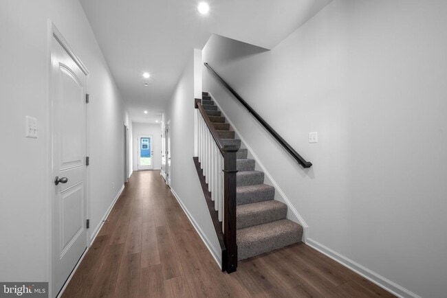 Photo - 8263 Longford Rd