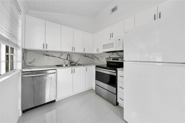 Photo - 2731 SW 24th St Unit 2731