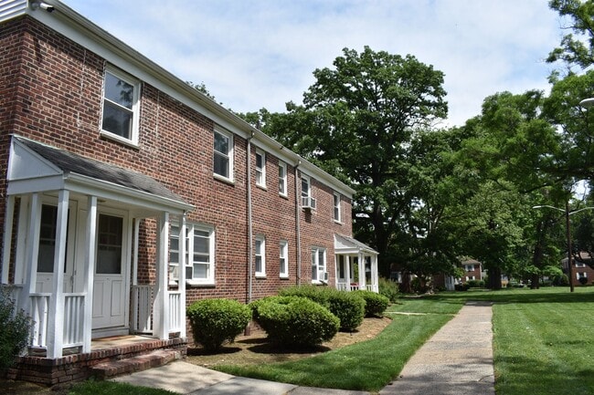 Blair Beacon Apartment Homes