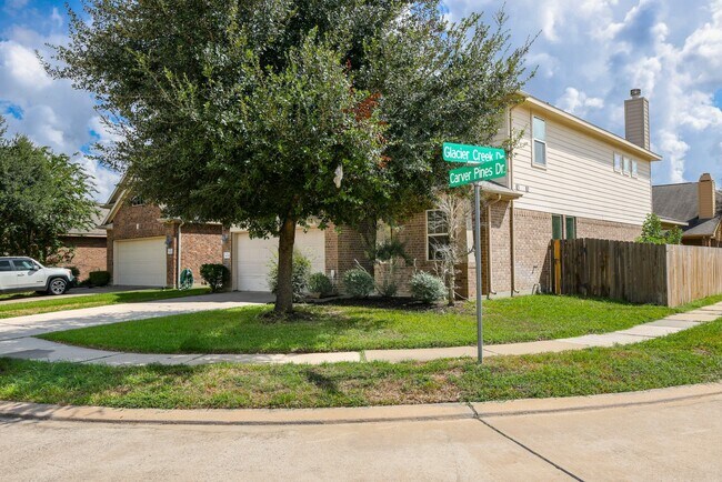 6135 Carver Pines Dr