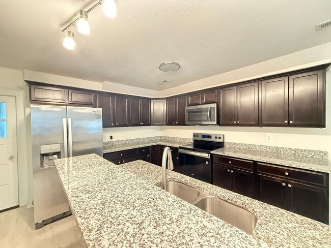 Photo - 3BR Home with Elizabeth River Views & Spacious Parking