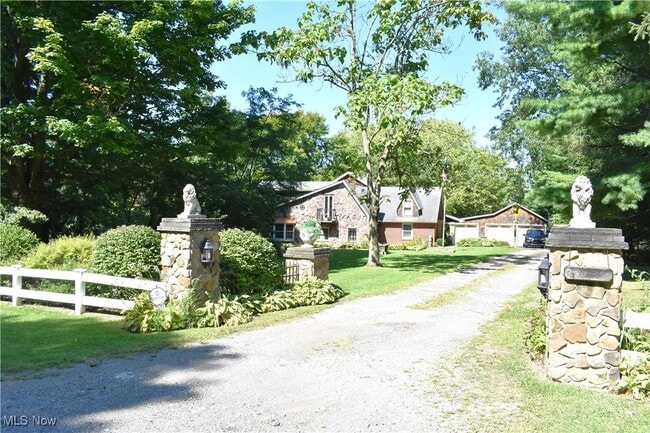 Building Photo - 2071 Dewey Rd Rental