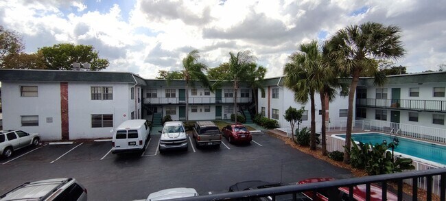 Photo - Trayann Apartments - 7777 Pines Blvd