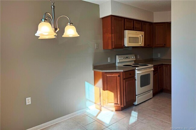 Photo - 10 Knoll Ln Unit 10
