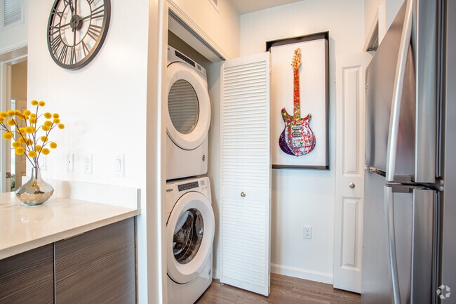 1HAB, 1BA - 794 ft² - Allegre - Lavandería en el apartamento - Pier 8 at The Preserve