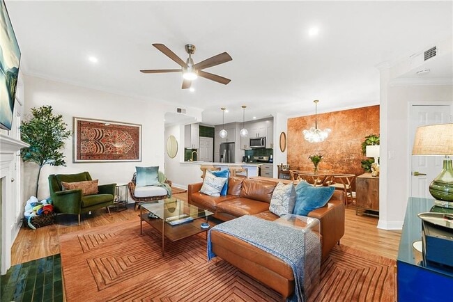 Photo - 815 McGill Park Ave NE