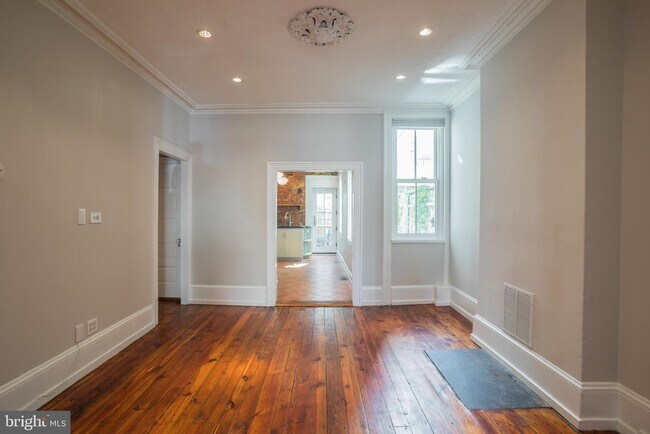 Photo - 1928 Catharine St