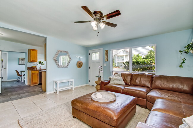 Photo - 826 5th Ave N Unidad A