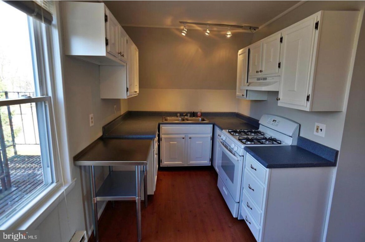 32 Woodland Ave Apartments Ewing, NJ