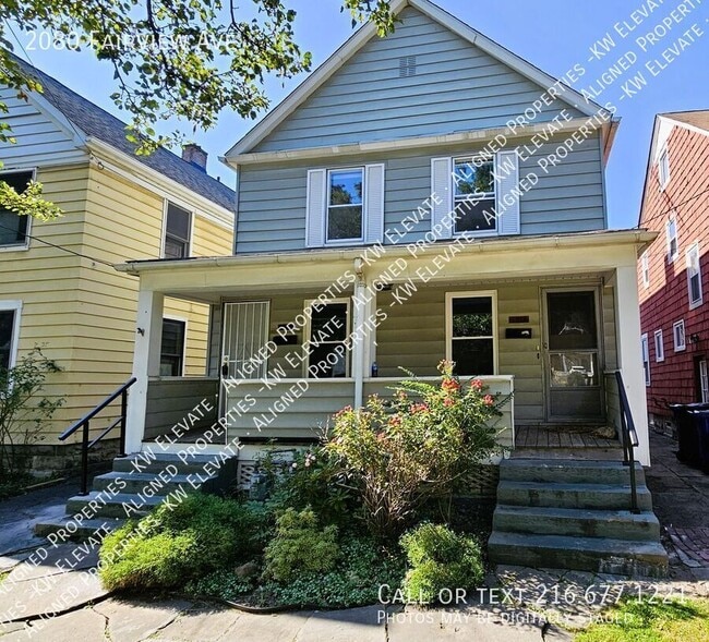 Photo - 2080 Fairview