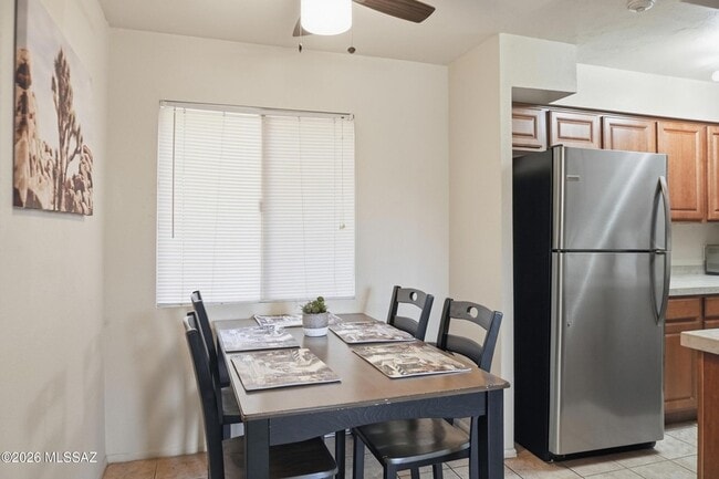 Photo - 1810 E Blacklidge Dr Unit 416