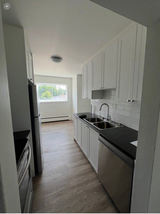 Building Photo - 784 Hughson St Unit 15