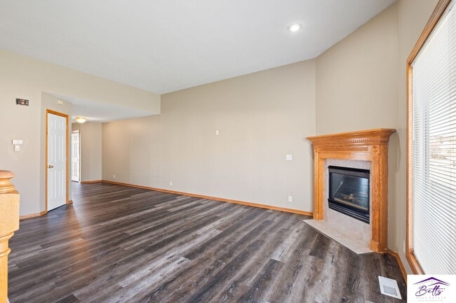 Photo - 16610-12 P Unidad 16612 P