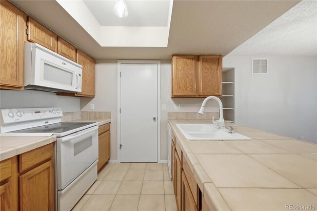 23561 Genesee Village Rd