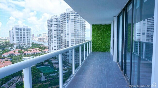 Building Photo - 20505 E Country Club Dr Unit 2039 Rental