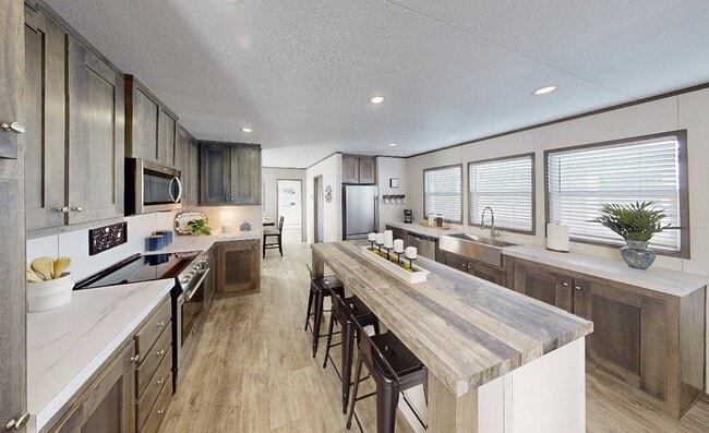 Photo - 124 Whitney Bnd Rd