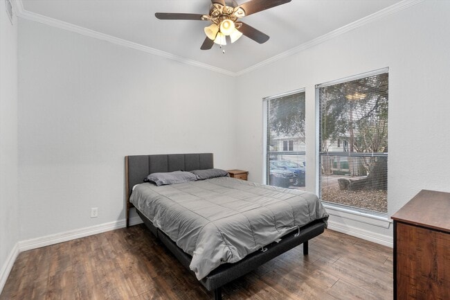 Photo - 1910 Robbins Pl