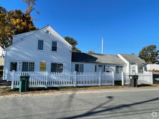 Building Photo - Hyannis 1 bedroom Unit A Rental