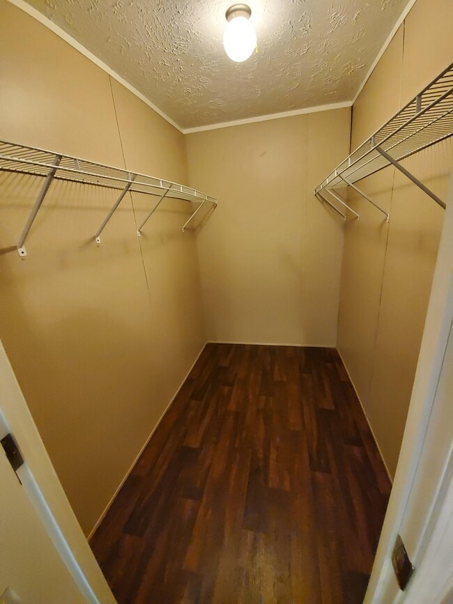 Photo - 284 Jordanshire Cir