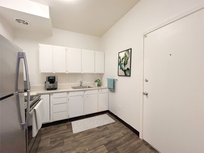 Photo - Ludlow B Apartments