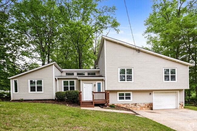 Building Photo - 6513 Mitchell Ln SW Rental