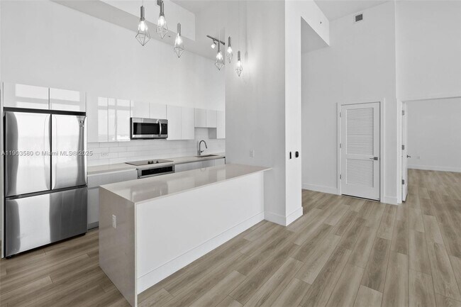 Photo - 101 Diplomat Pkwy Unidad PH05