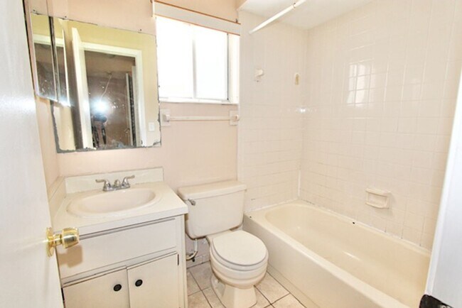 Photo - Orlando - 2 Bedroom, 2 Bathroom - $1,645.00