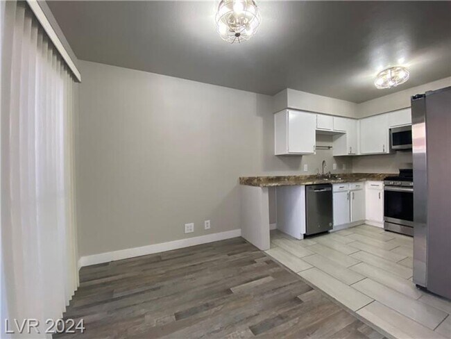 Photo - 1722 E University Ave.