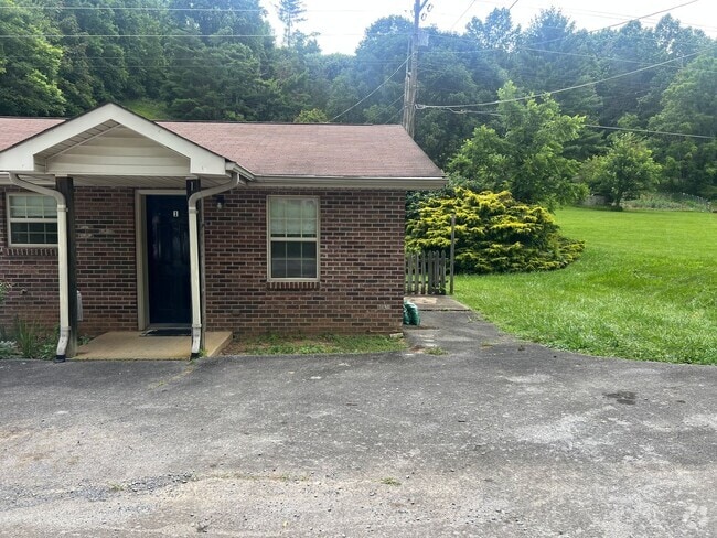 Building Photo - 2101 Marbleton Rd Unit 2101 Marbleton Road #1 Rental