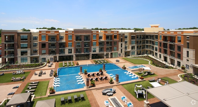 The Royale at CityPlace