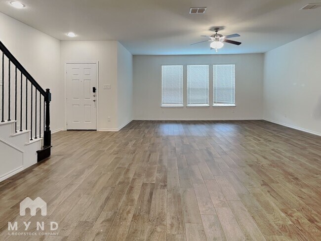 Photo - 426 Milverton Dr