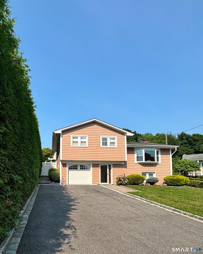Photo - 120 Pilgrim Dr