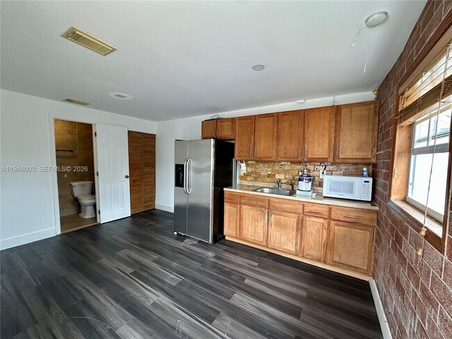 Building Photo - 15448 SW 62nd St Unit 1