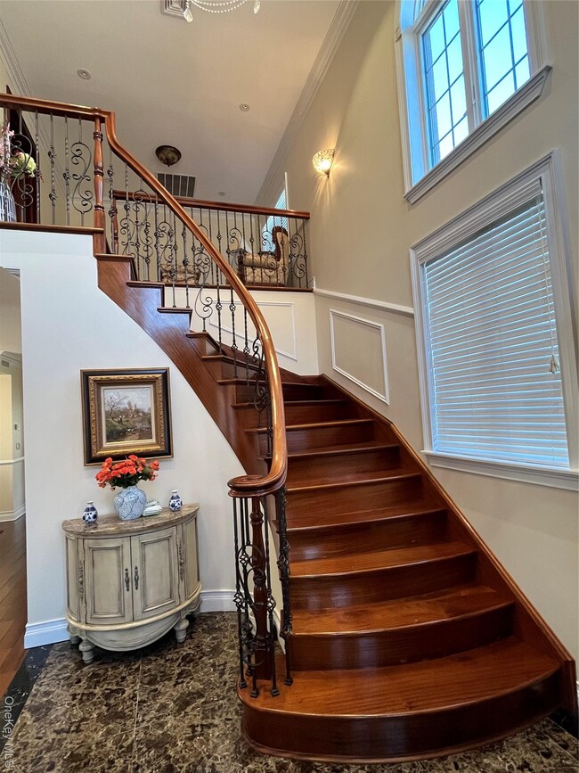 Photo - 69-68 229th St