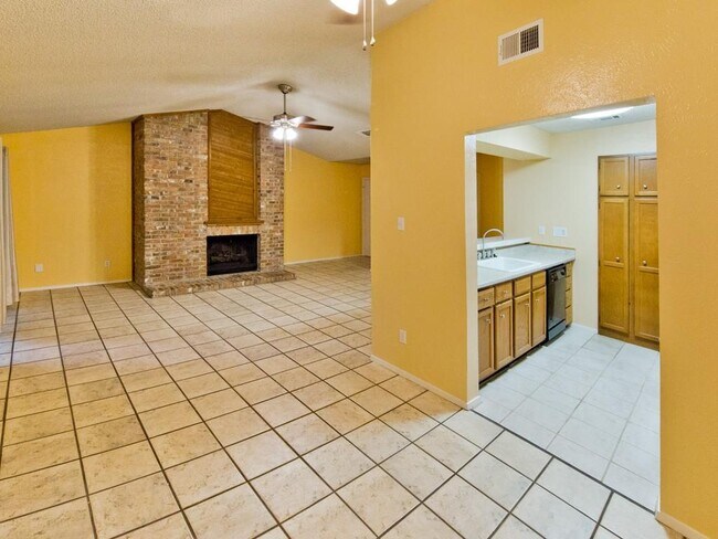 Photo - 3839 Dry Creek Dr Unidad 220